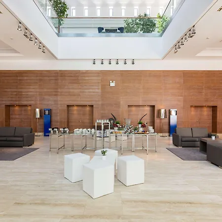 Hilton אתר נופש 5*
