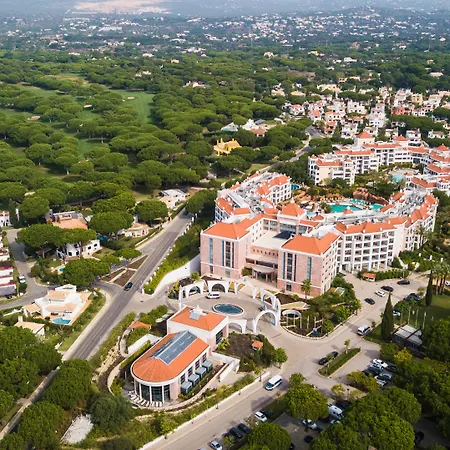 منتجع Hilton فيلامورا